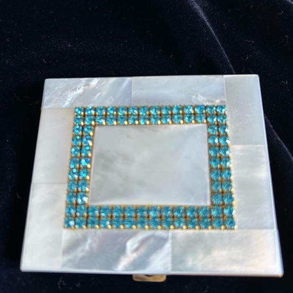Vintage 50s Mother of Pearl Compact Mirror with Blue Rhinestone - Picture 2 of 7
